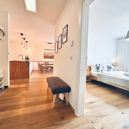 Frida By Da Alois غوربمينغ